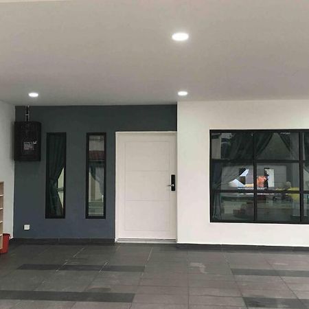 조호르 바루 22Pax :Taman Pelangi Party House Nearby Midvelly 빌라 외부 사진