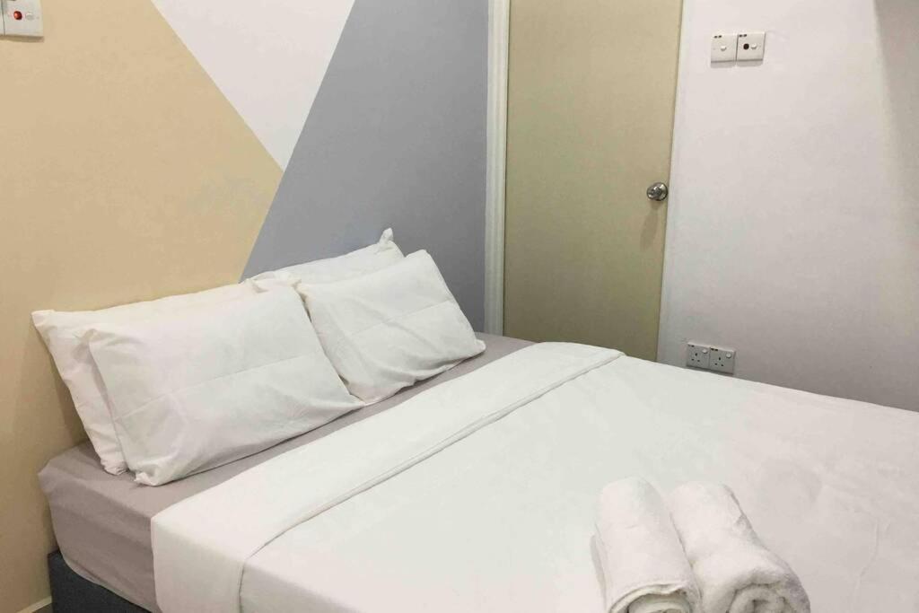 조호르 바루 22Pax :Taman Pelangi Party House Nearby Midvelly 빌라 외부 사진