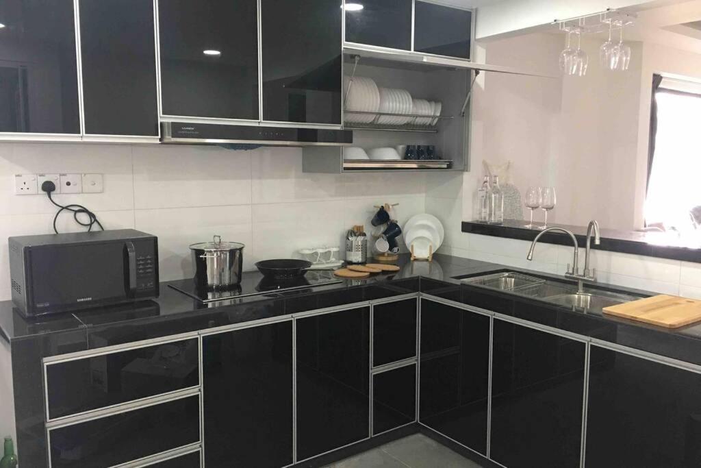 조호르 바루 22Pax :Taman Pelangi Party House Nearby Midvelly 빌라 외부 사진