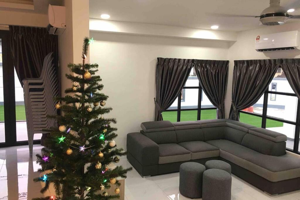 조호르 바루 22Pax :Taman Pelangi Party House Nearby Midvelly 빌라 외부 사진