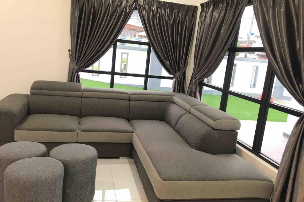 조호르 바루 22Pax :Taman Pelangi Party House Nearby Midvelly 빌라 외부 사진