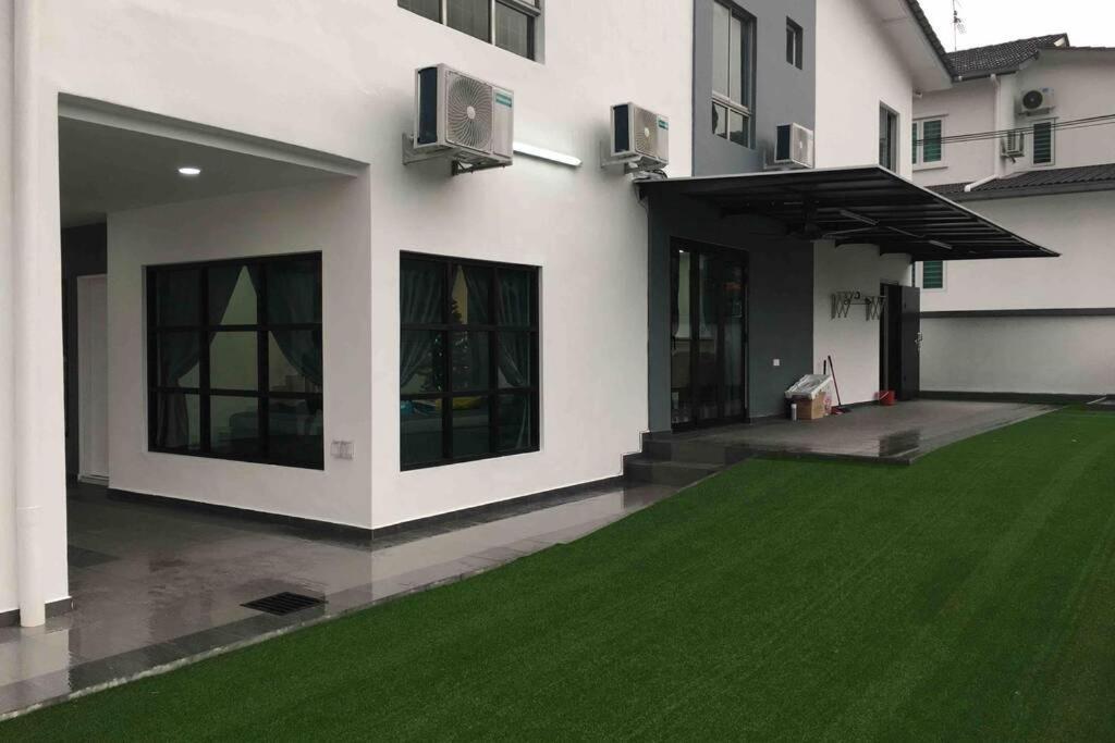 조호르 바루 22Pax :Taman Pelangi Party House Nearby Midvelly 빌라 외부 사진