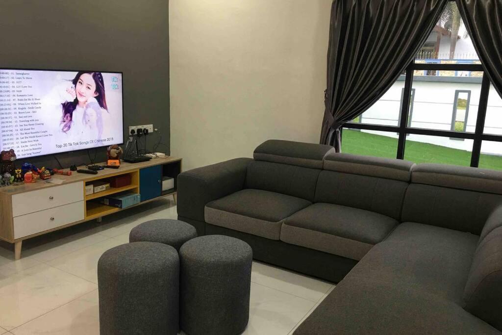 조호르 바루 22Pax :Taman Pelangi Party House Nearby Midvelly 빌라 외부 사진
